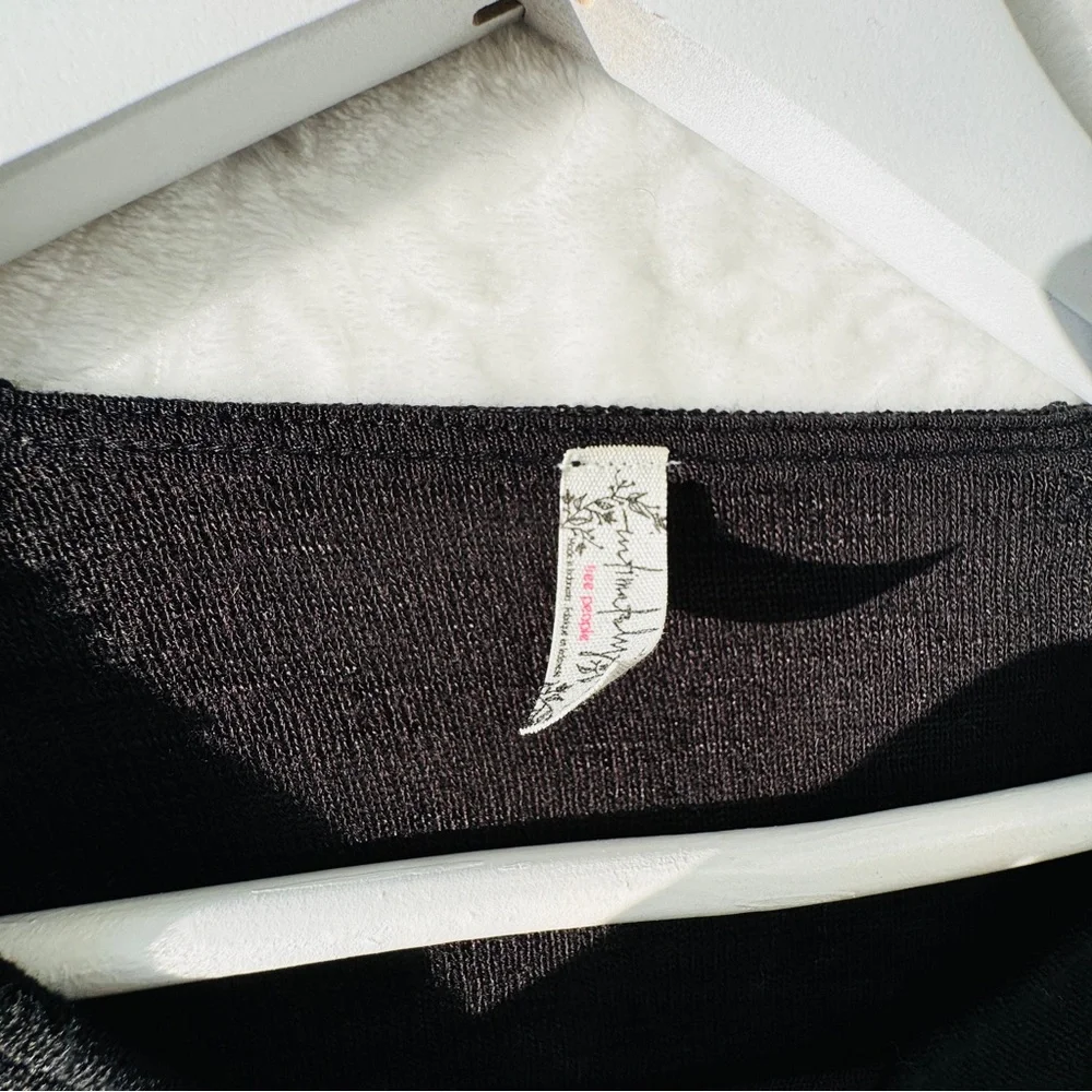 Freepeople. Intimately free. Size S. Sheer full sleeve with curved hem. NWOT - Picture 11 of 14